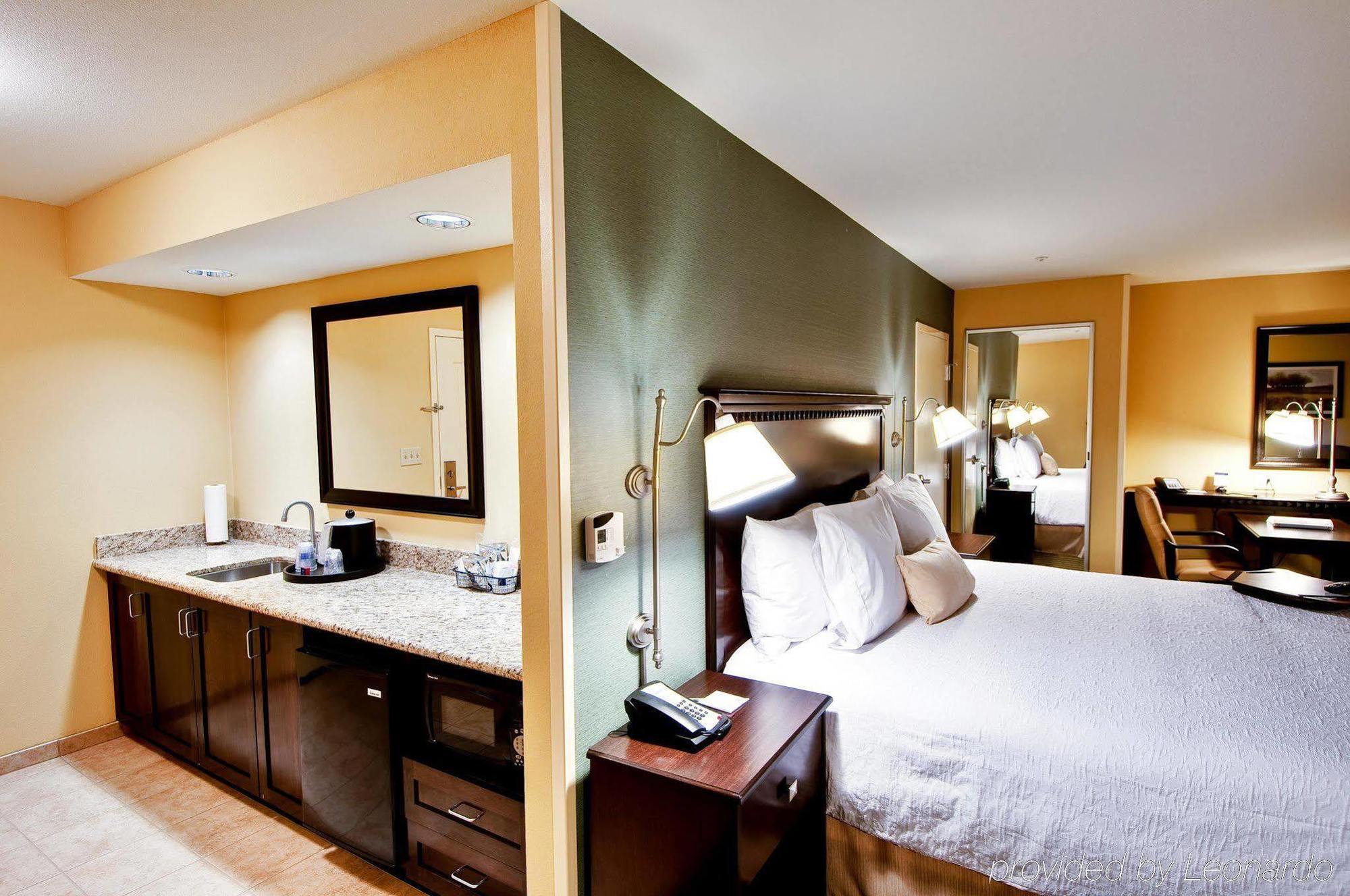 Hampton Inn & Suites Fort Belvoir Alexandria South Værelse billede